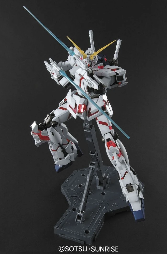 Bandai Gundam 1/100 MG RX-0 Unicorn Gundam (OVA) Full Psycho-Frame Model Kit - Image 4