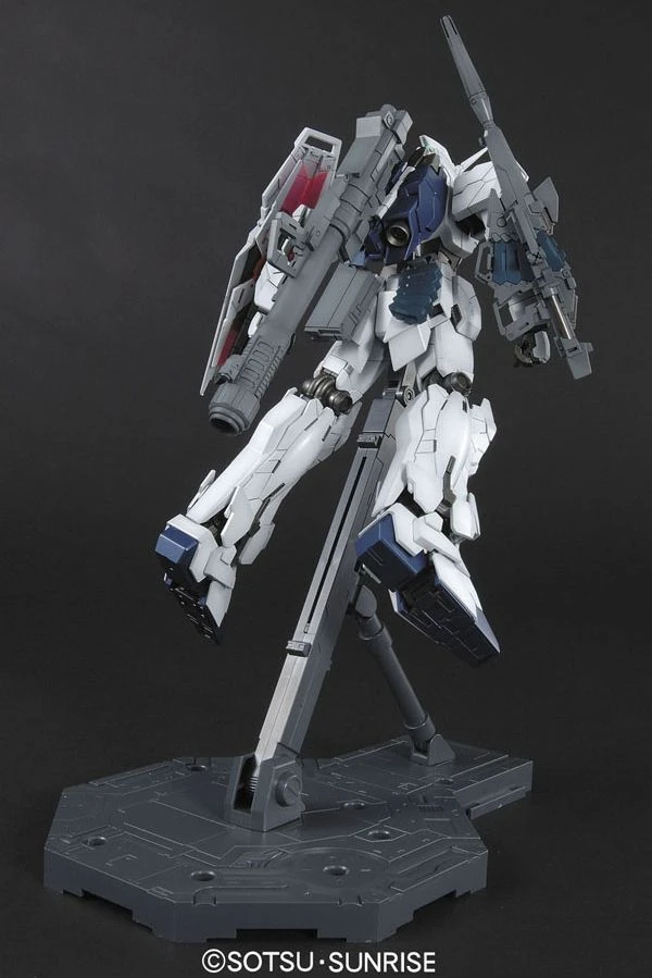 Bandai Gundam 1/100 MG RX-0 Unicorn Gundam (OVA) Full Psycho-Frame Model Kit - Image 8