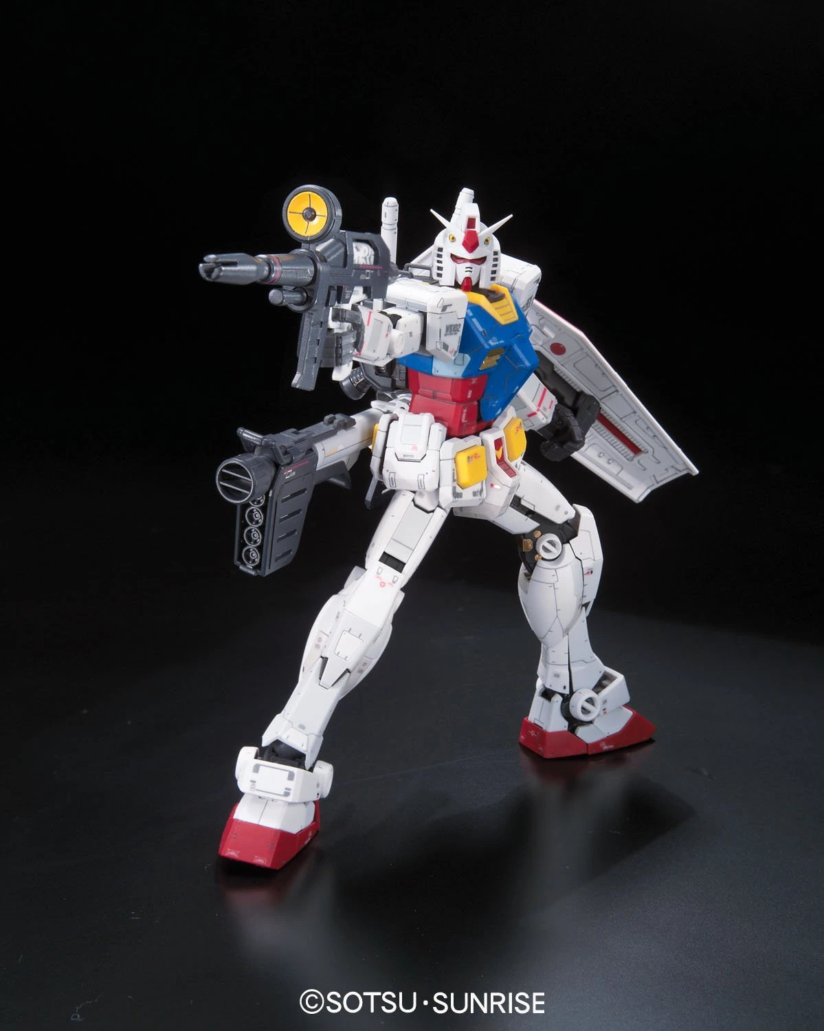 Bandai Gundam 1/144 RG #01 Gundam 0079 RX-78-2 Gundam E.F.S.F. Model Kit - Image 2