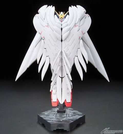 Bandai Gundam 1/144 RG #17 Wing Endless Waltz XXXG-00W0 Wing Gundam Zero EW (Wing Zero Custom) Model Kit - Image 4