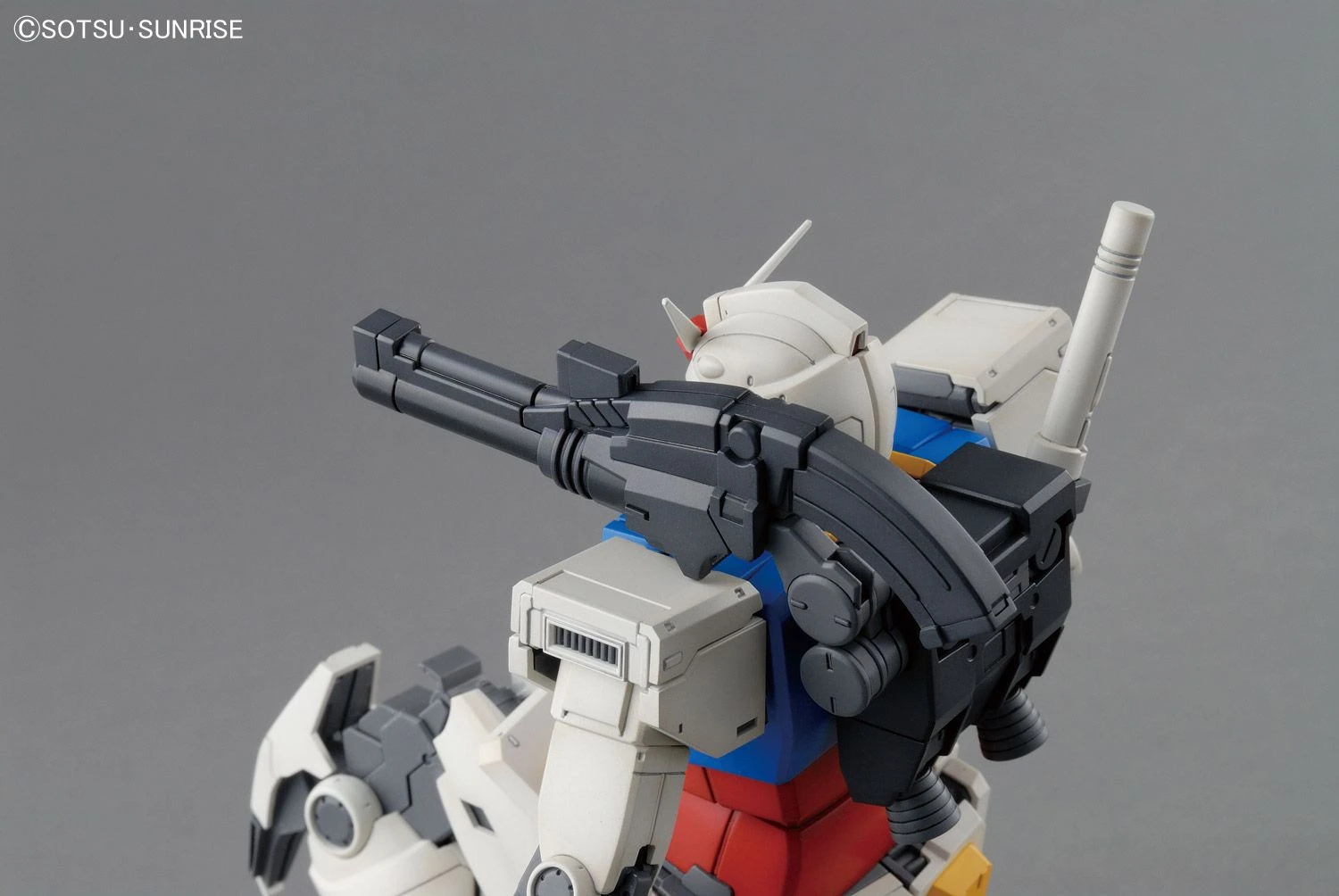 Bandai Gundam 1/100 MG The Origin RX-78-2 Gundam Origin Ver. Model Kit - Image 4