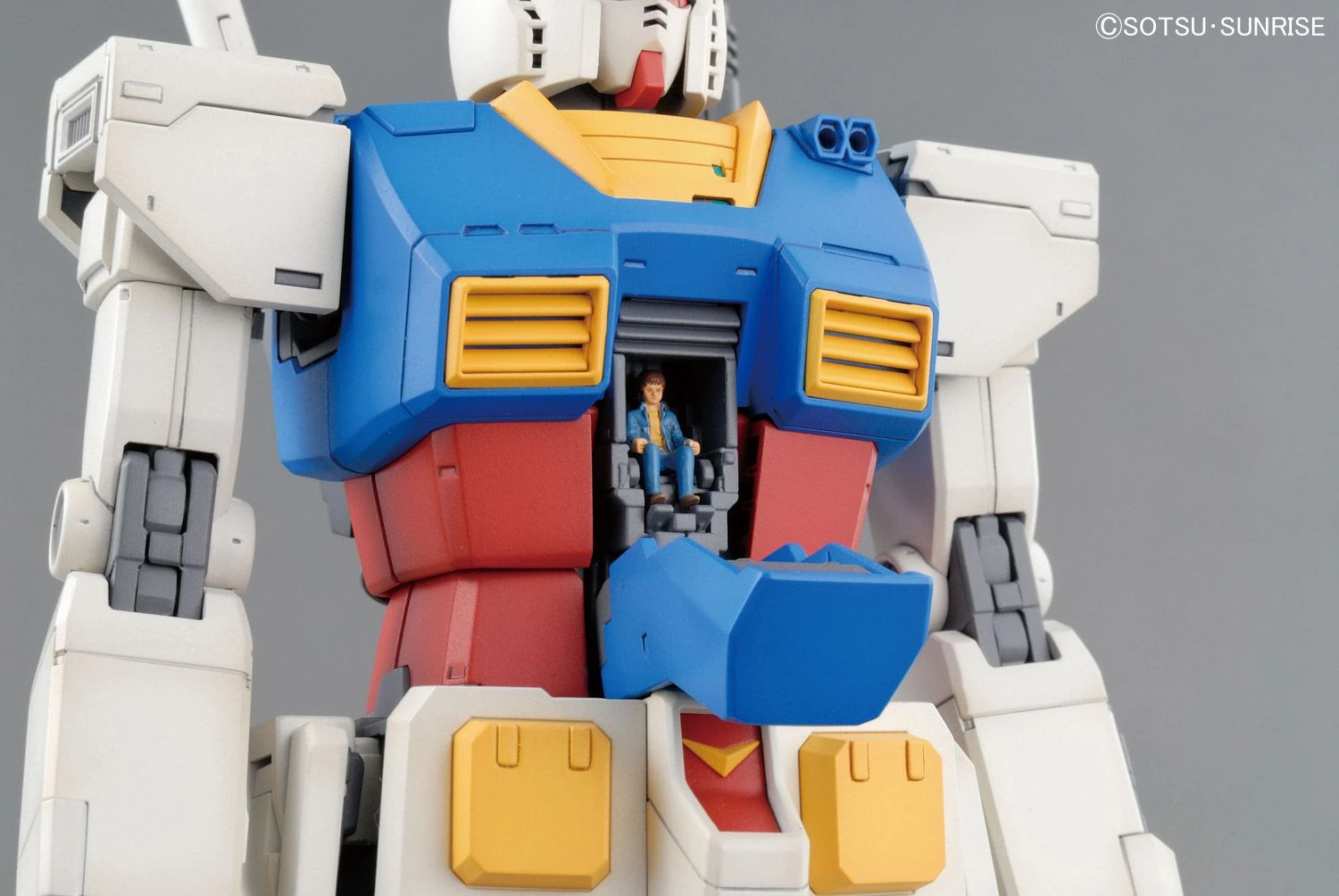 Bandai Gundam 1/100 MG The Origin RX-78-2 Gundam Origin Ver. Model Kit - Image 5