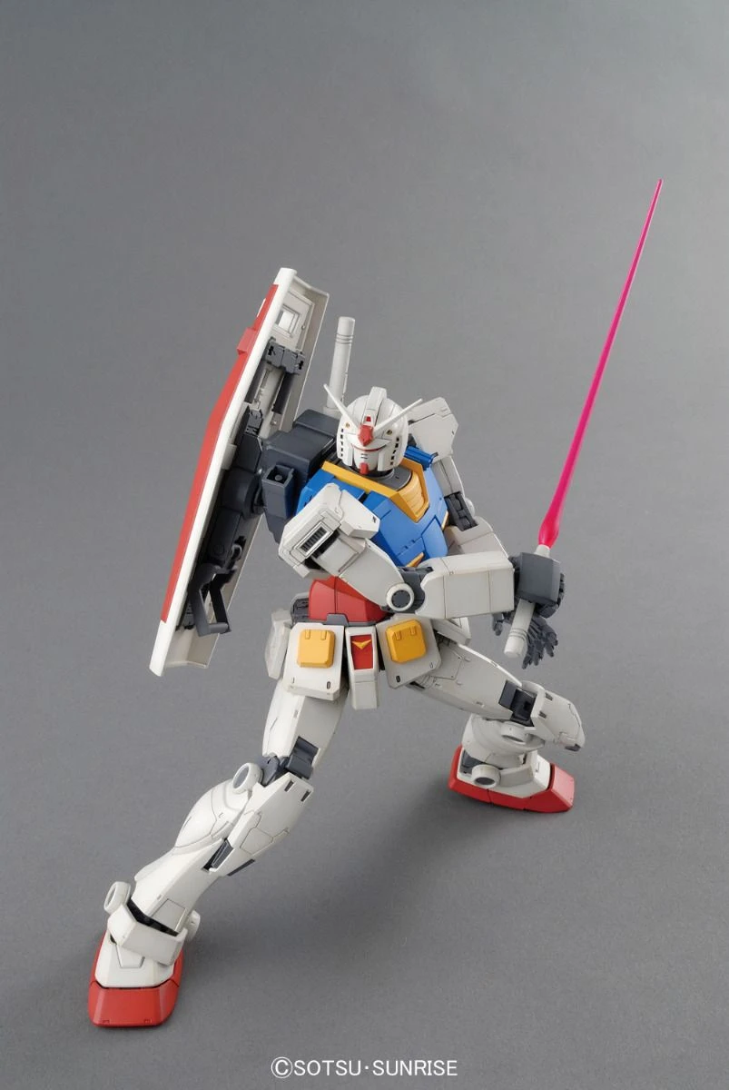 Bandai Gundam 1/100 MG The Origin RX-78-2 Gundam Origin Ver. Model Kit - Image 10