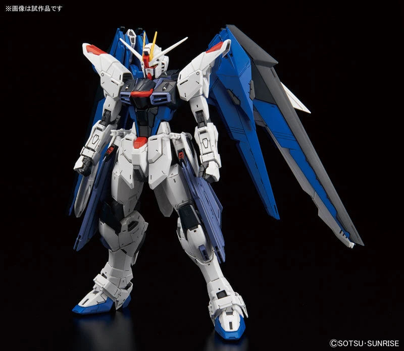 Bandai Gundam 1/100 MG Seed ZGMF-X10A Freedom Gundam 2.0 Model Kit - Image 3