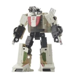 Hasbro Transformers Generations War For Cybertron: Kingdom Deluxe Wheeljack Action Figure WFC-K24