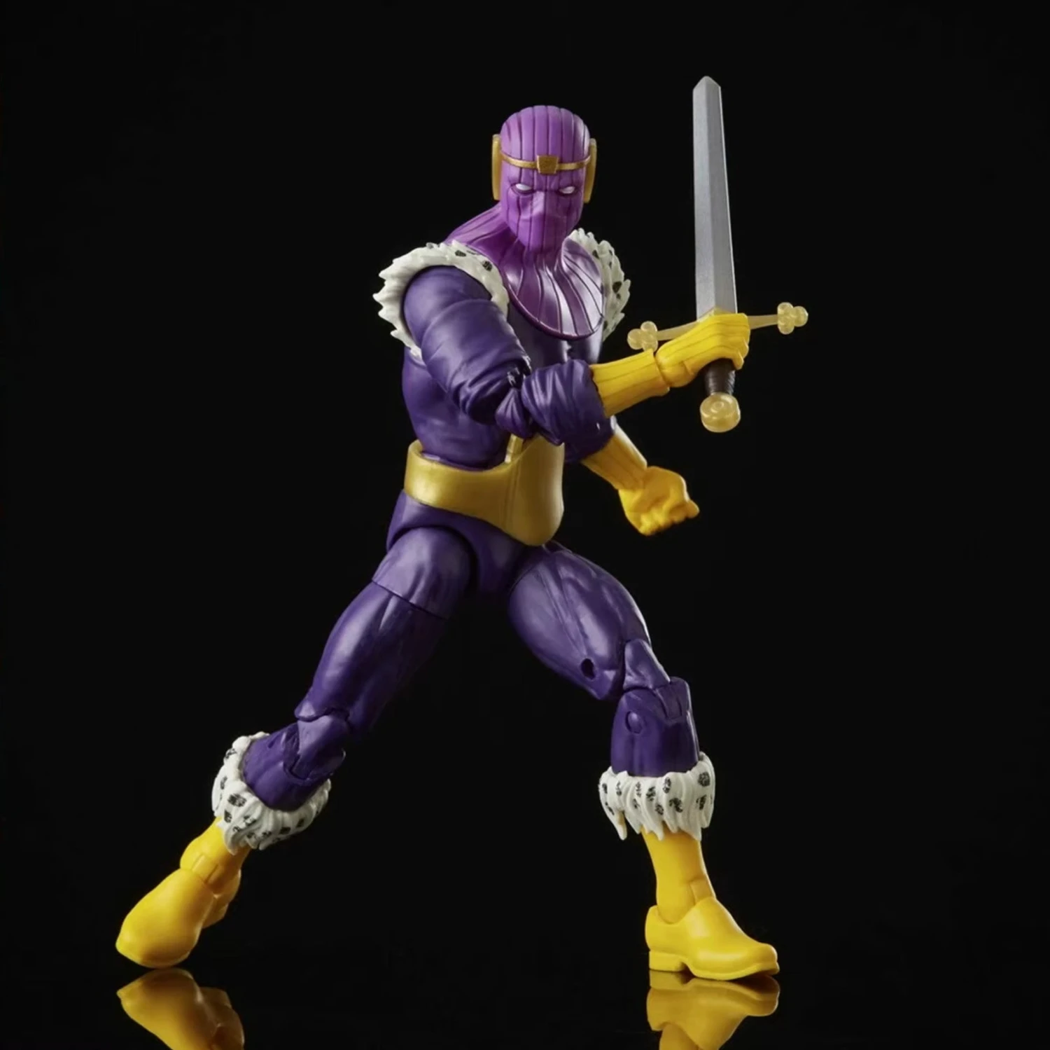 Hasbro Marvel Legends Baron Zemo 2022 Walgreen Exclusive Action Figure - Image 4
