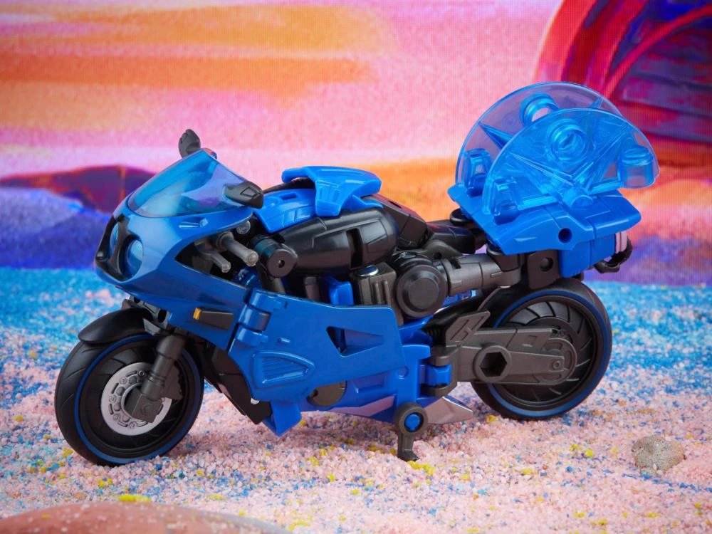 Hasbro Transformers Generations Legacy Deluxe Class Prime Universe Arcee Action Figure - Image 6