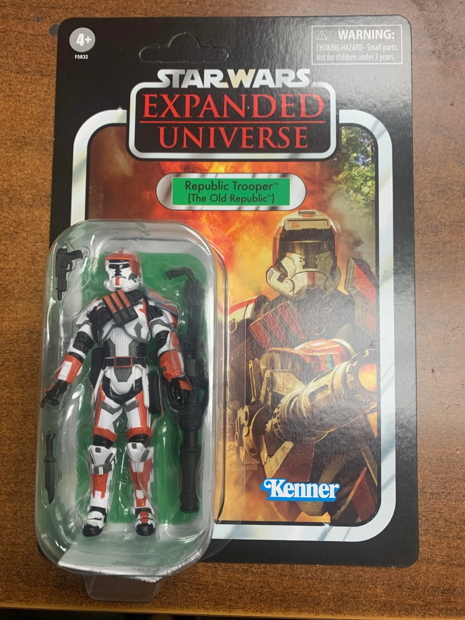 Hasbro Star Wars The Vintage Collection Expanded Universe Republic Trooper The Old Republic 3.75" Action Figure - Image 2